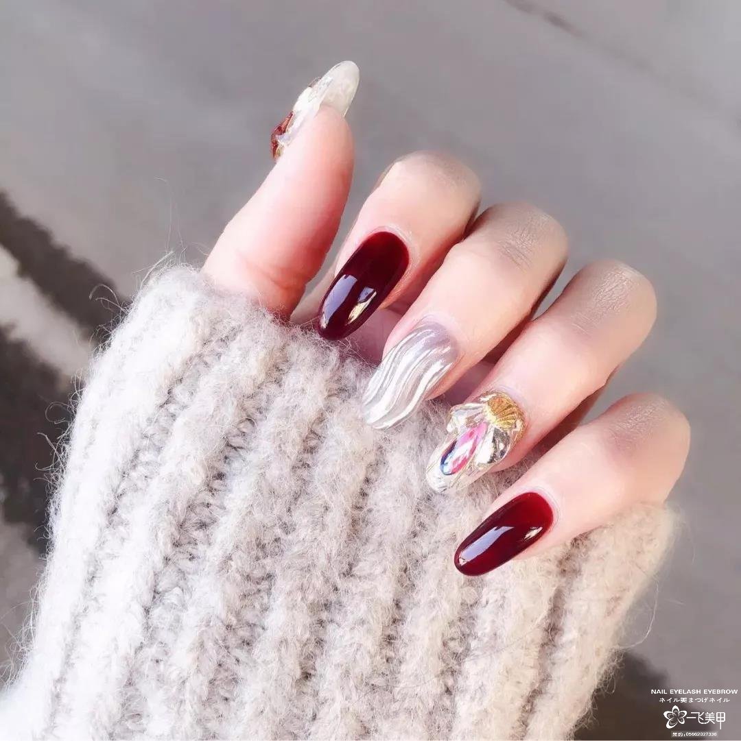 过年、聚会和婚礼等各场合都适用的美甲款式，