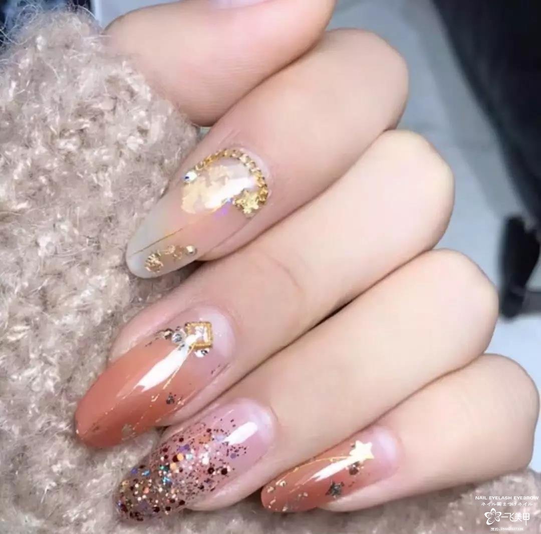 过年、聚会和婚礼等各场合都适用的美甲款式，