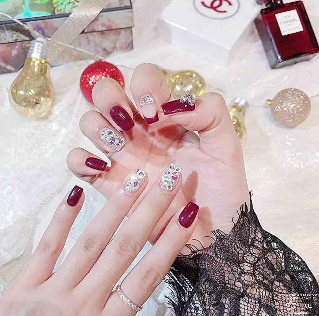 过年、聚会和婚礼等各场合都适用的美甲款式，