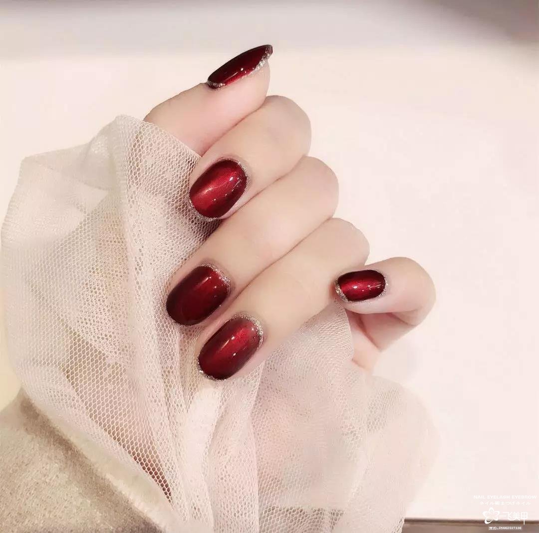 过年、聚会和婚礼等各场合都适用的美甲款式，