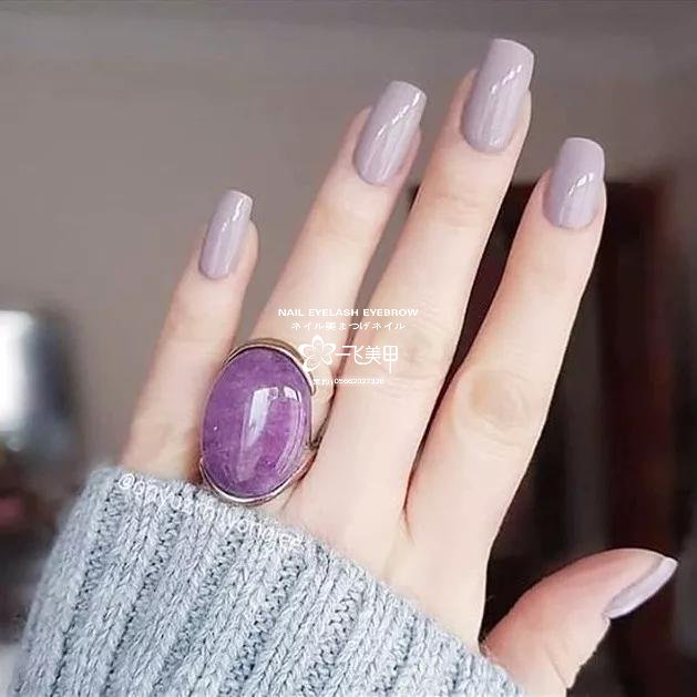 你喜欢纯色甲吗？那种极简且好看的。