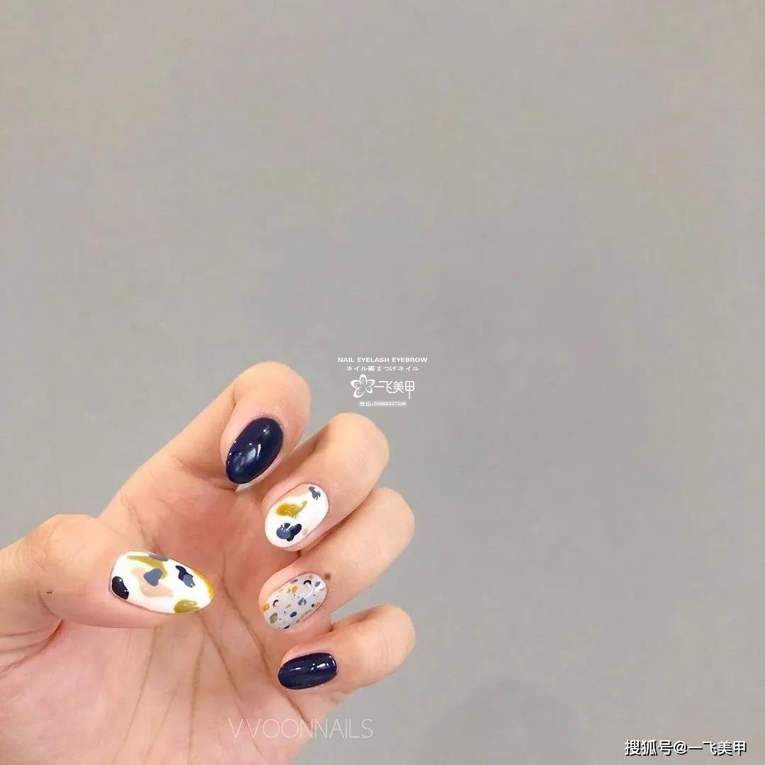 韩系手绘涂鸦美甲，好有艺术感啊~