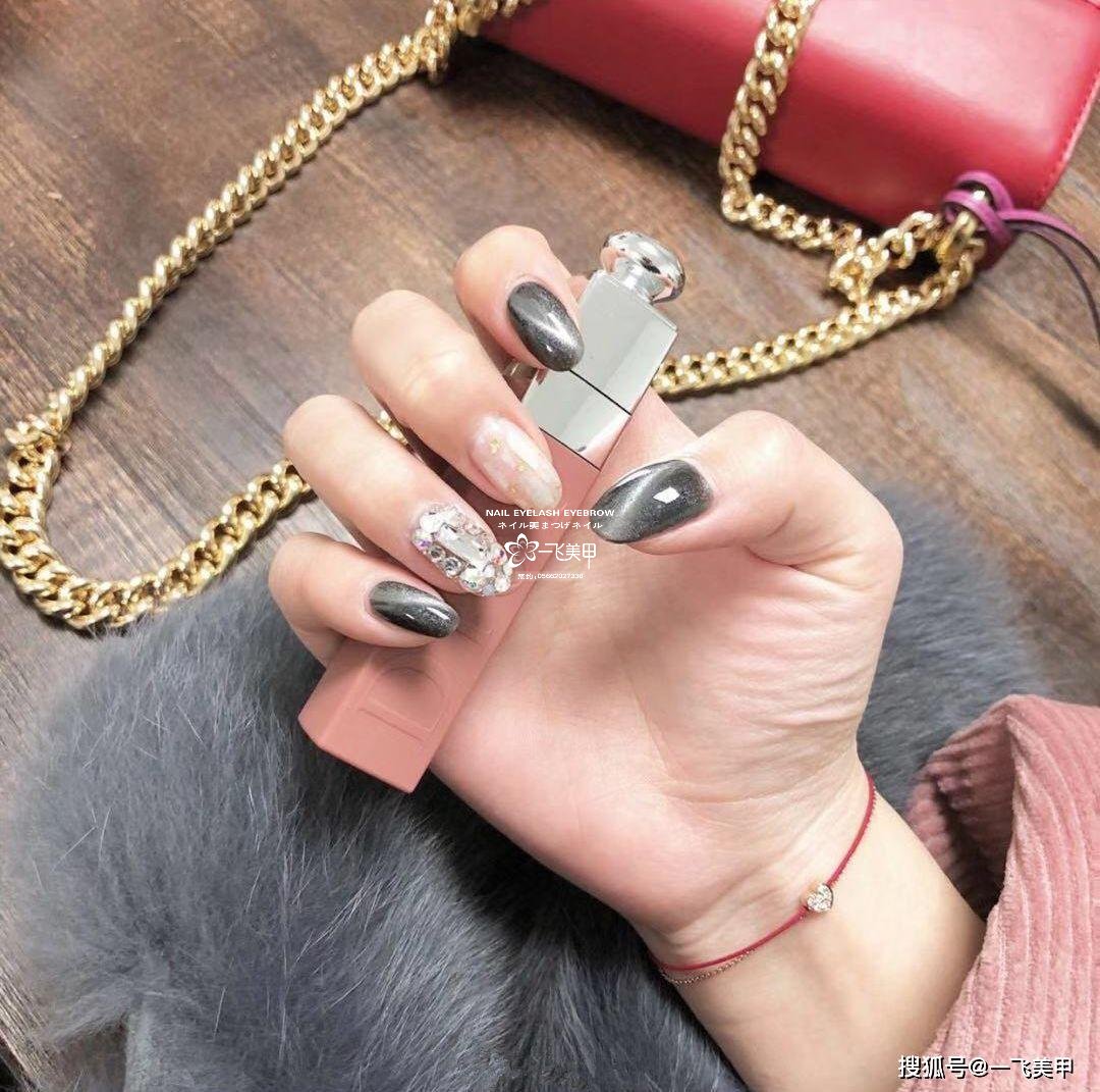 用猫眼做出气质轻奢款美甲！复工第一天，一起学习吧