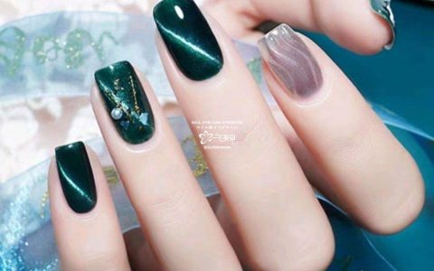 用猫眼做出气质轻奢款美甲！复工第一天，一起学习吧