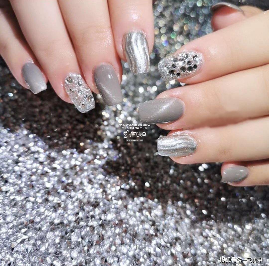 用猫眼做出气质轻奢款美甲！复工第一天，一起学习吧