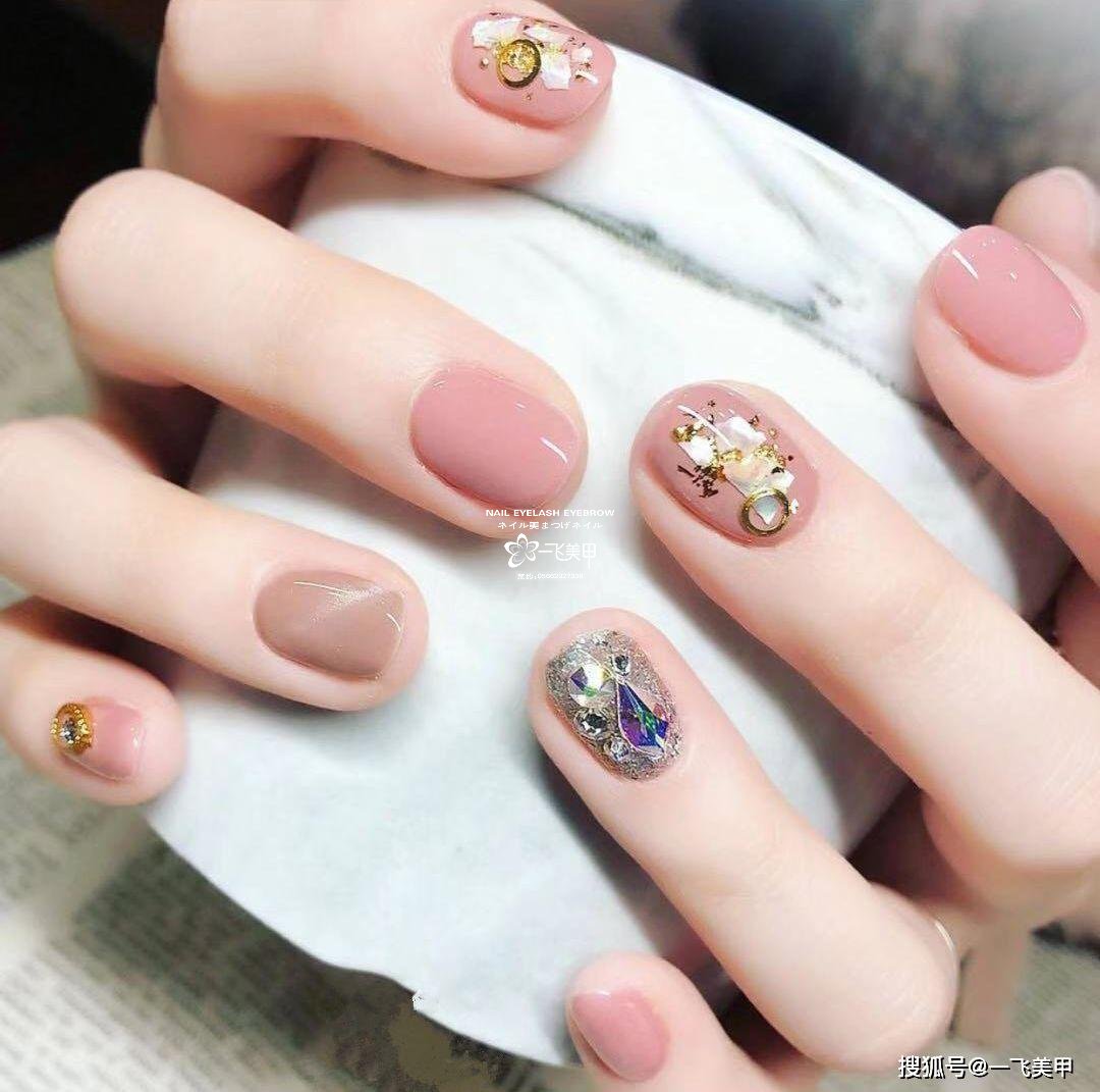用猫眼做出气质轻奢款美甲！复工第一天，一起学习吧