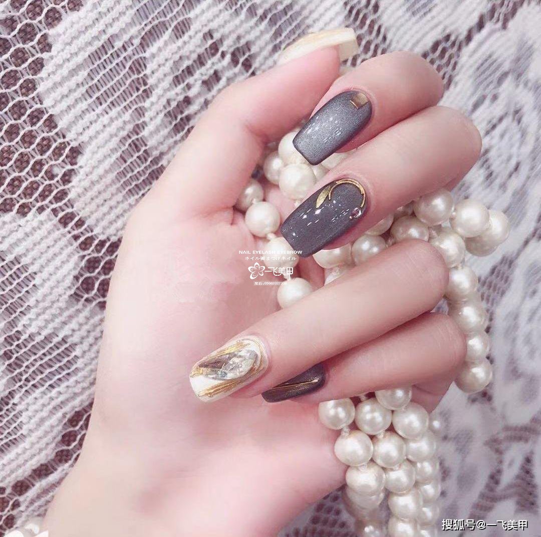 用猫眼做出气质轻奢款美甲！复工第一天，一起学习吧