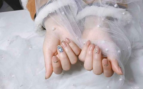 新娘美甲，实用短款