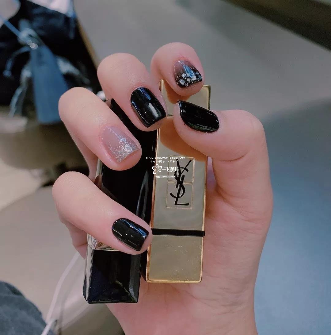 美甲别乱做，颜色配肤色很重要，不然分分钟被丑哭