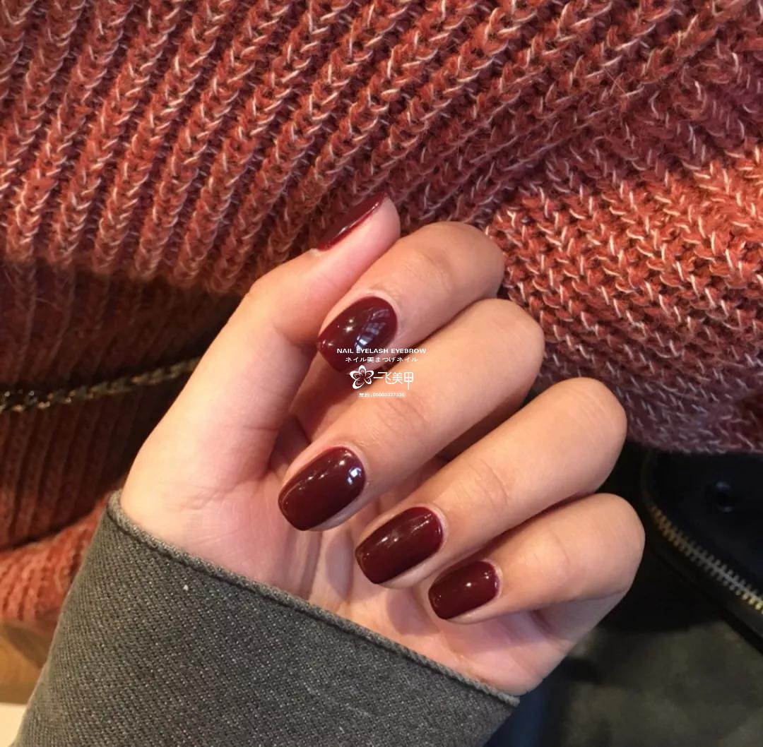 美甲别乱做，颜色配肤色很重要，不然分分钟被丑哭