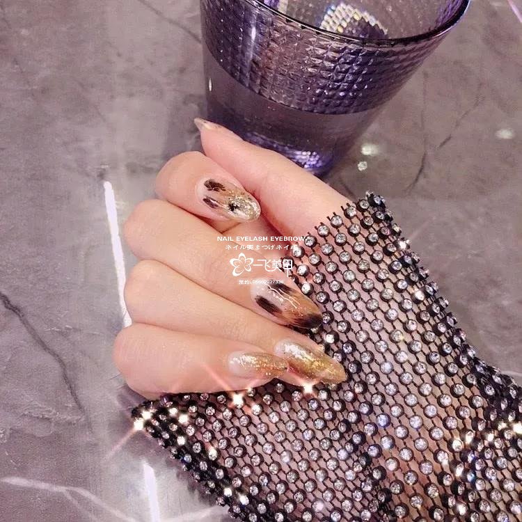 美甲别乱做，颜色配肤色很重要，不然分分钟被丑哭