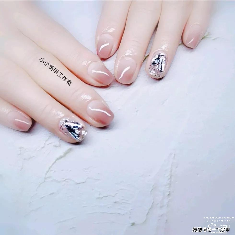 初春做渐变美甲，真的很美~