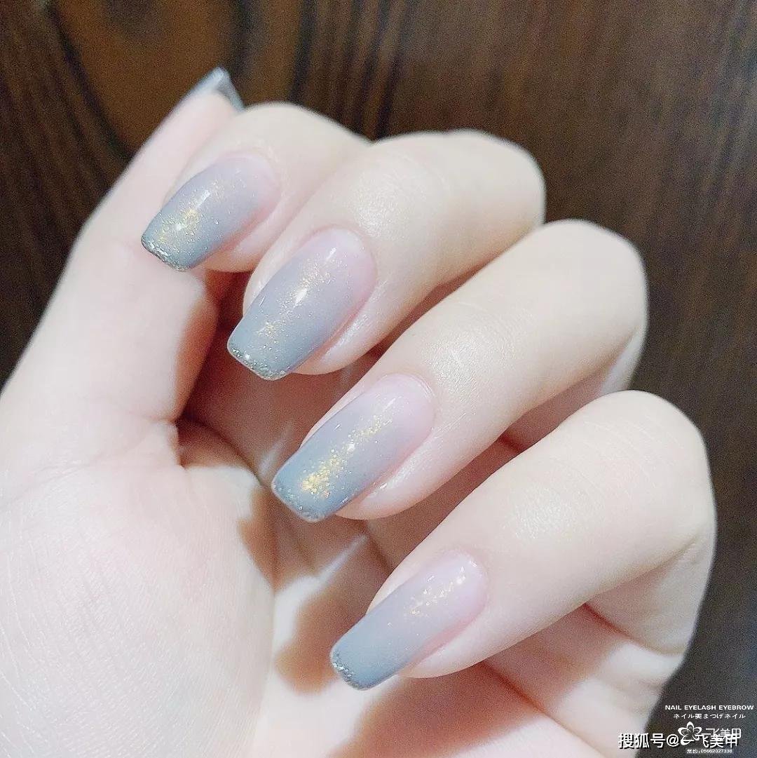 初春做渐变美甲，真的很美~