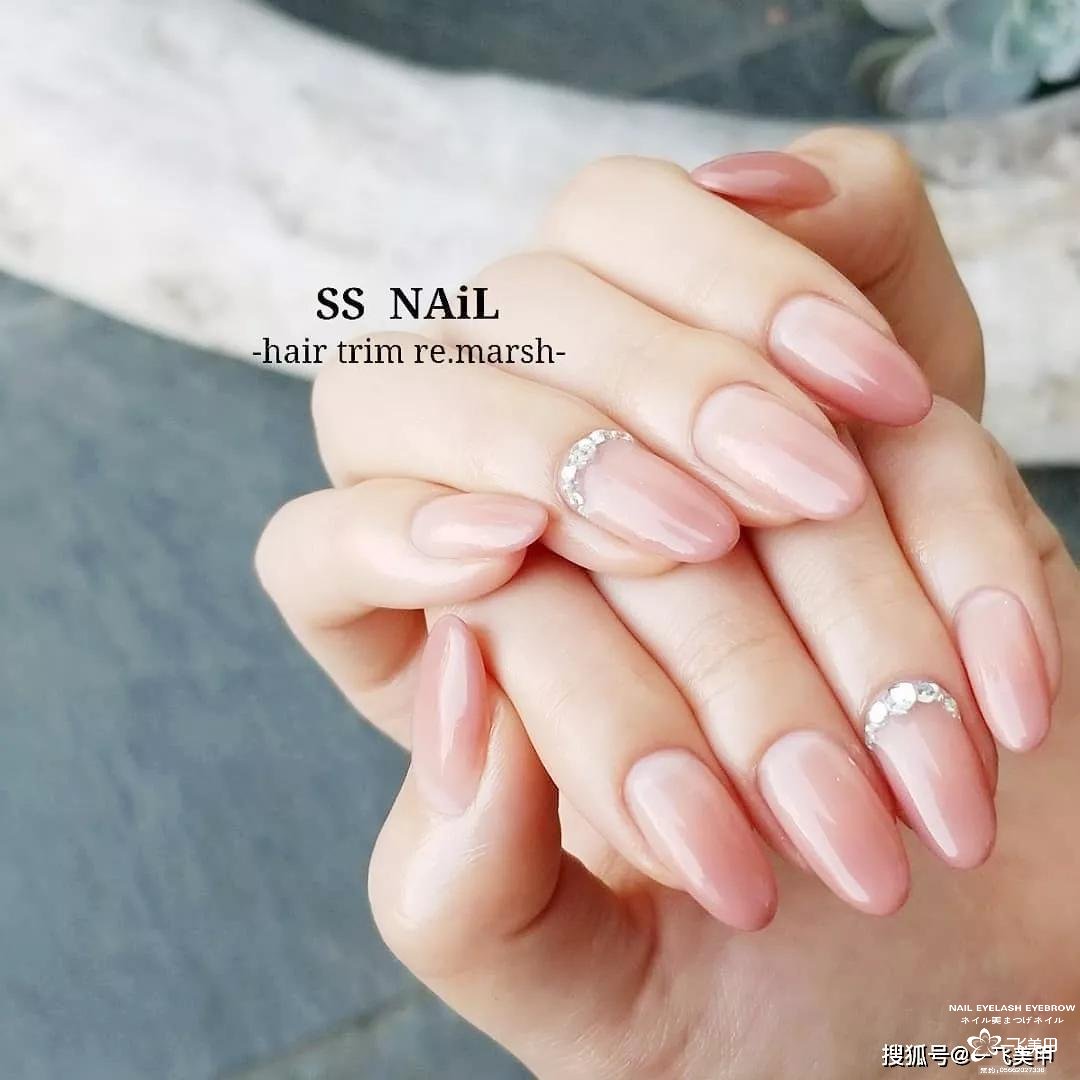 初春做渐变美甲，真的很美~