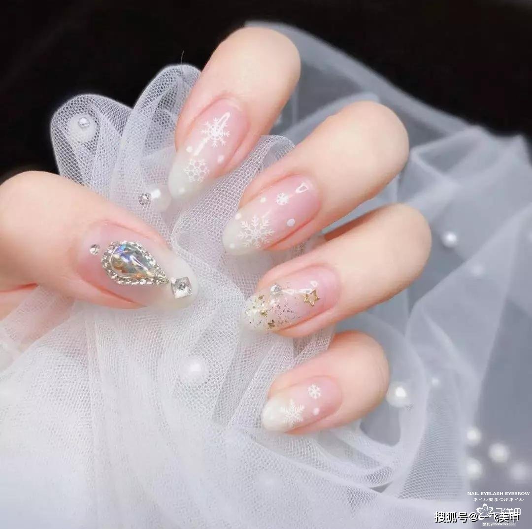 新娘美甲，实用短款