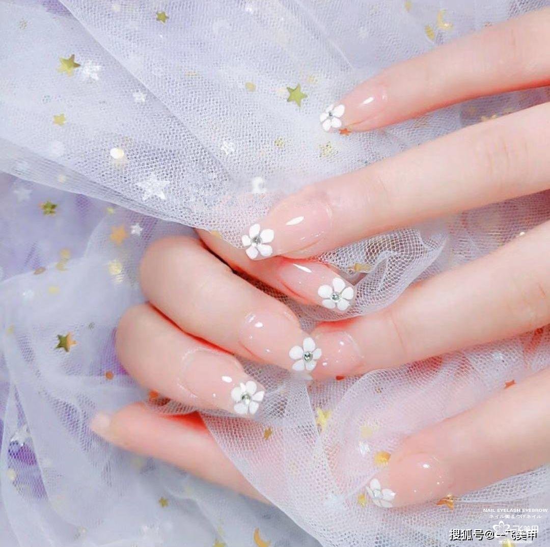 新娘美甲，实用短款