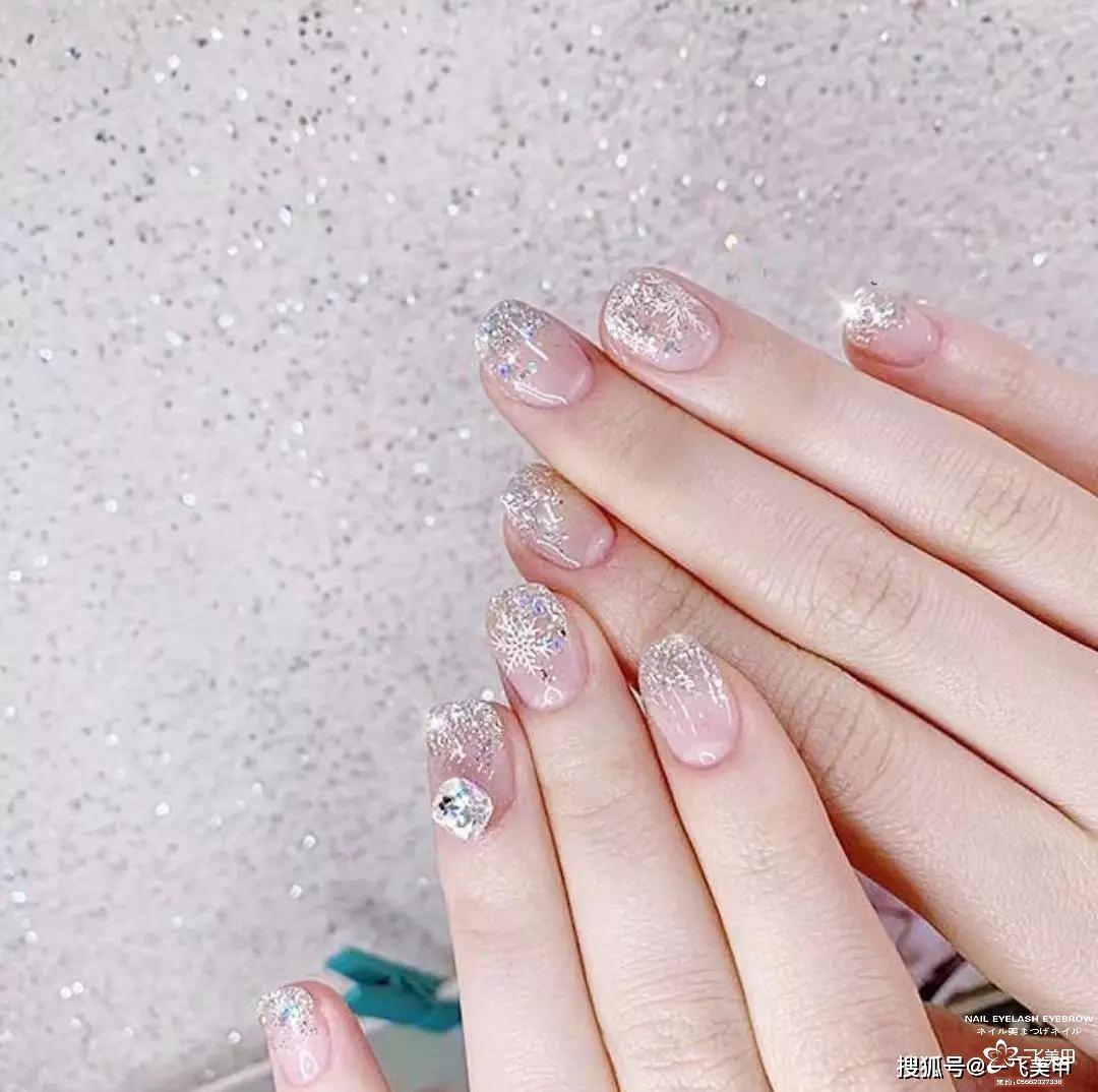 新娘美甲，实用短款