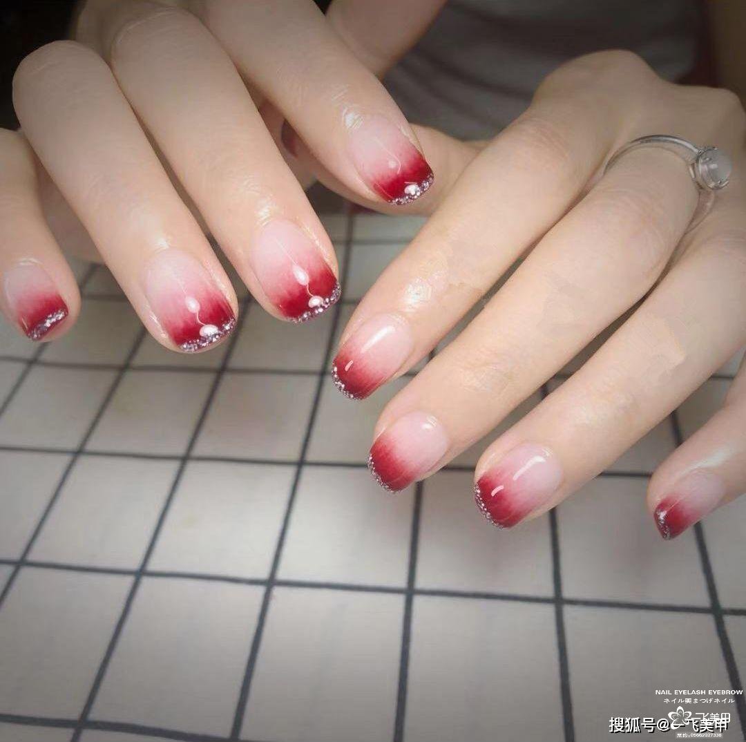 新娘美甲，实用短款