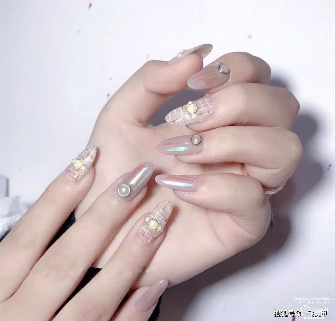 一眼识别的的小香风美甲，优雅有气质！