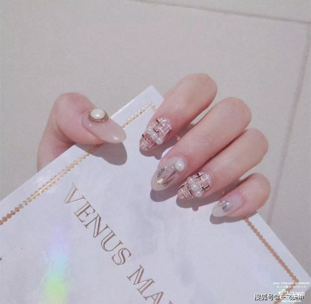 一眼识别的的小香风美甲，优雅有气质！