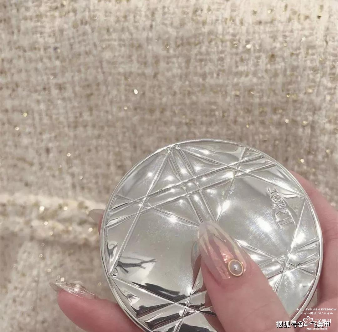 一眼识别的的小香风美甲，优雅有气质！