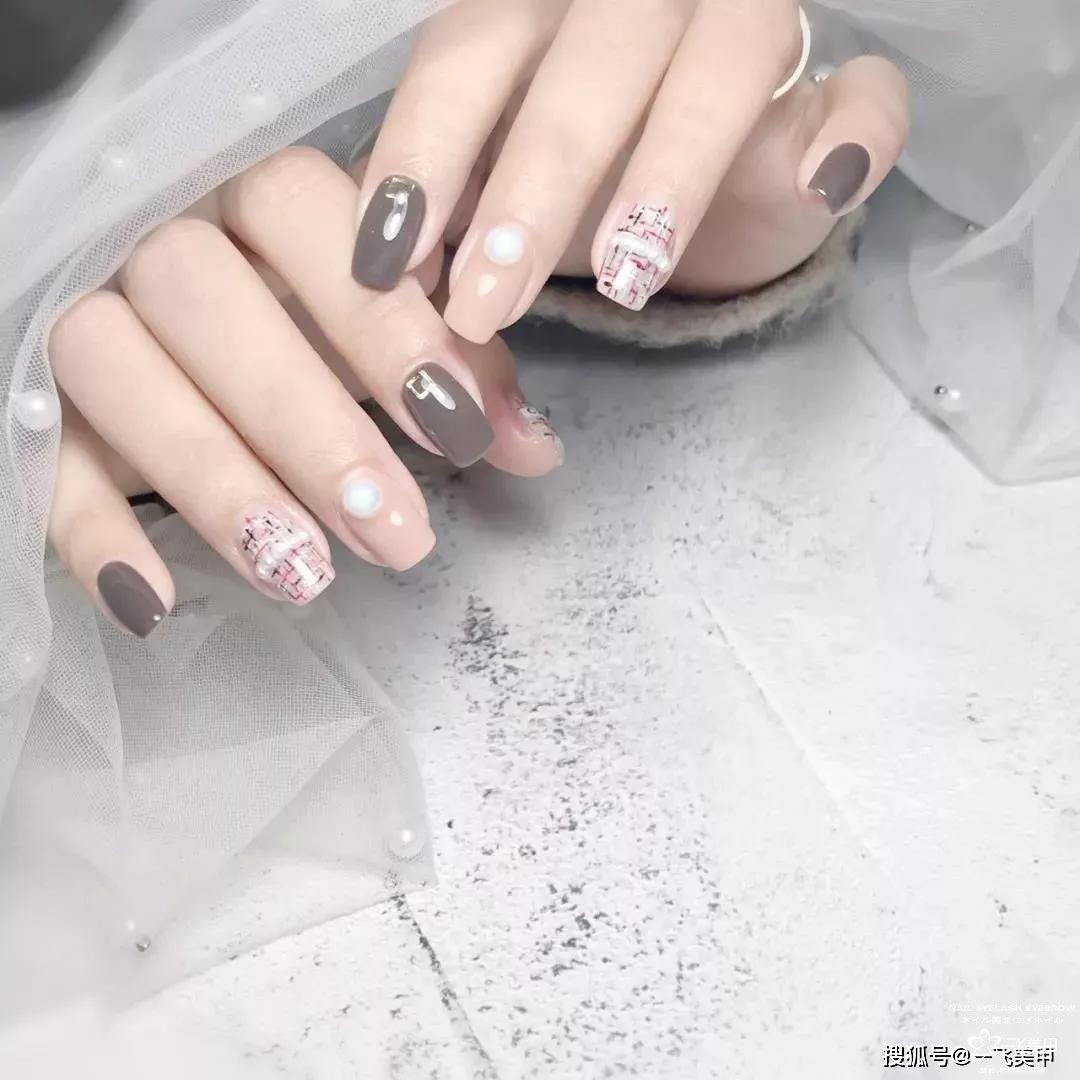 一眼识别的的小香风美甲，优雅有气质！