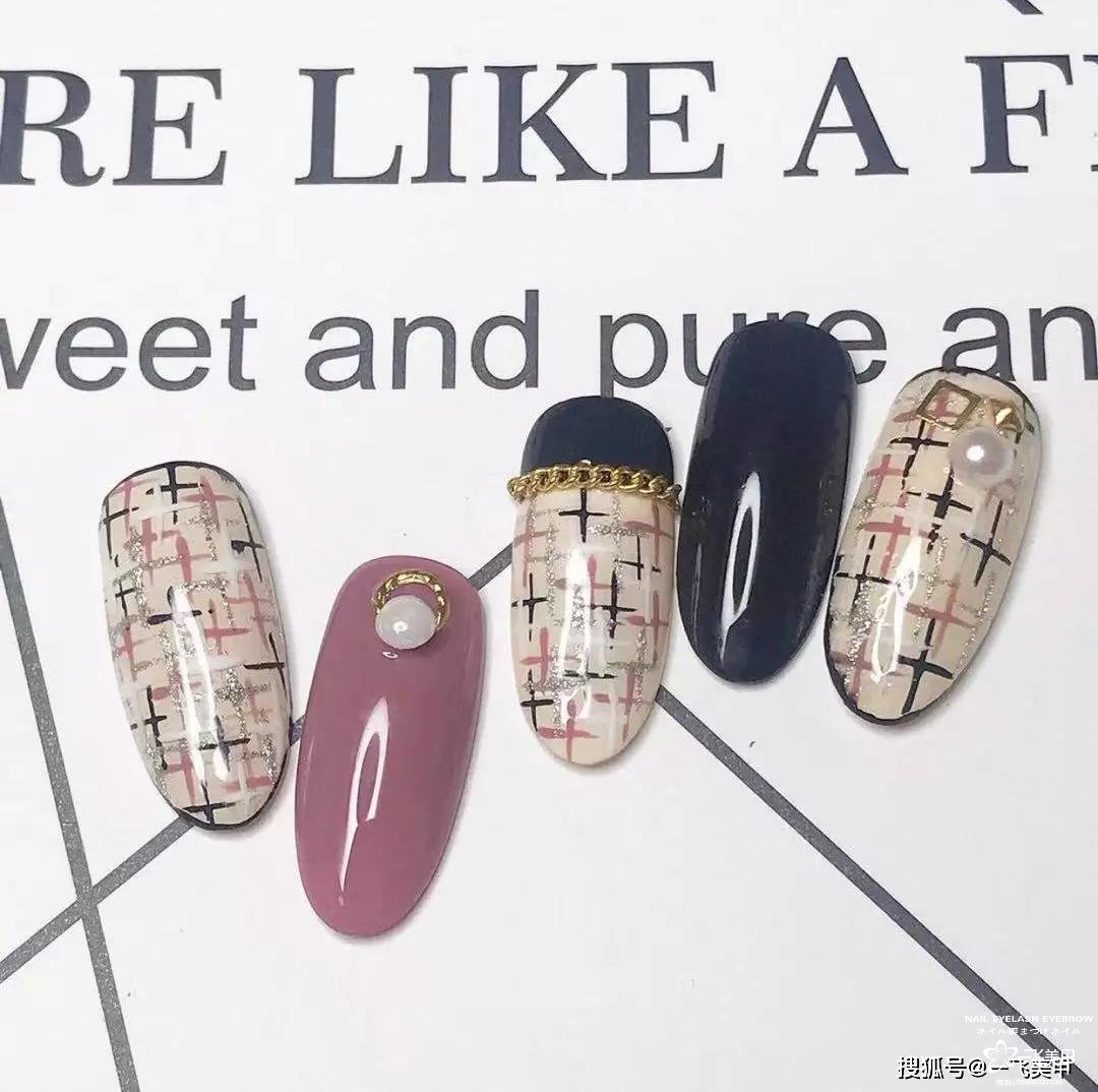 一眼识别的的小香风美甲，优雅有气质！