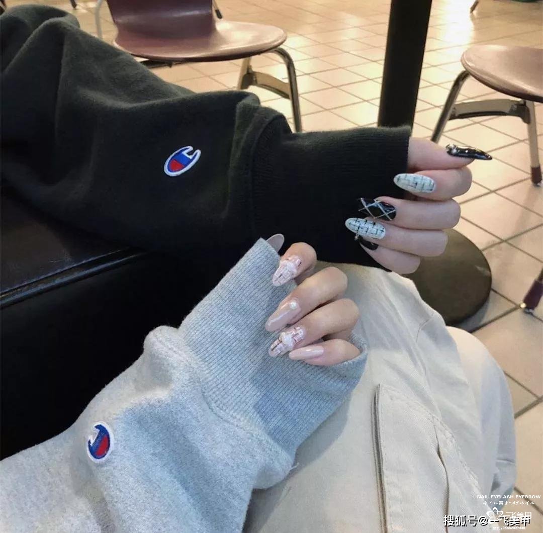 一眼识别的的小香风美甲，优雅有气质！