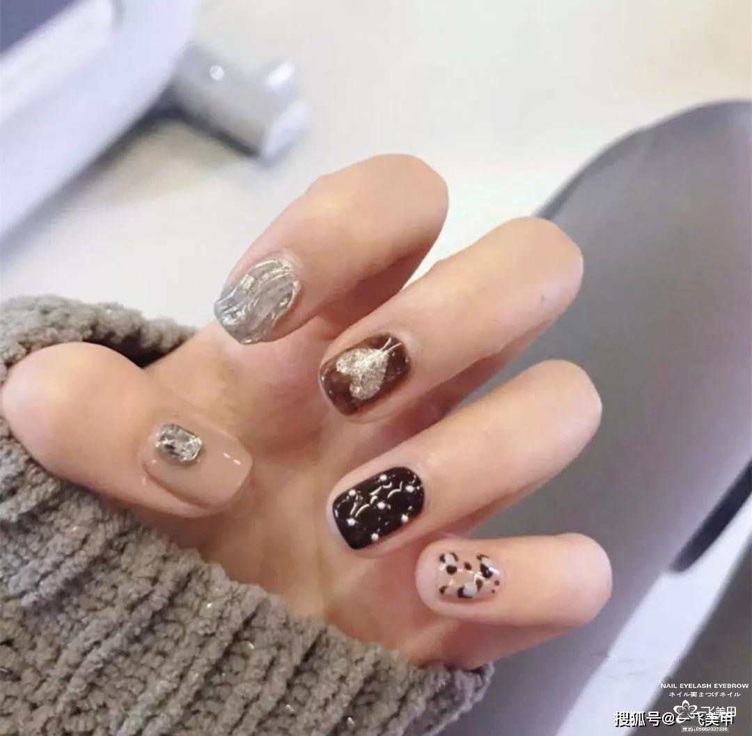 一眼识别的的小香风美甲，优雅有气质！