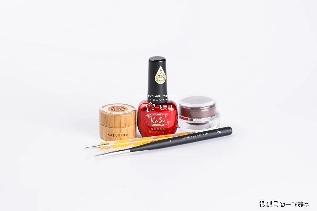 新手也能做的3款新春雏菊美甲