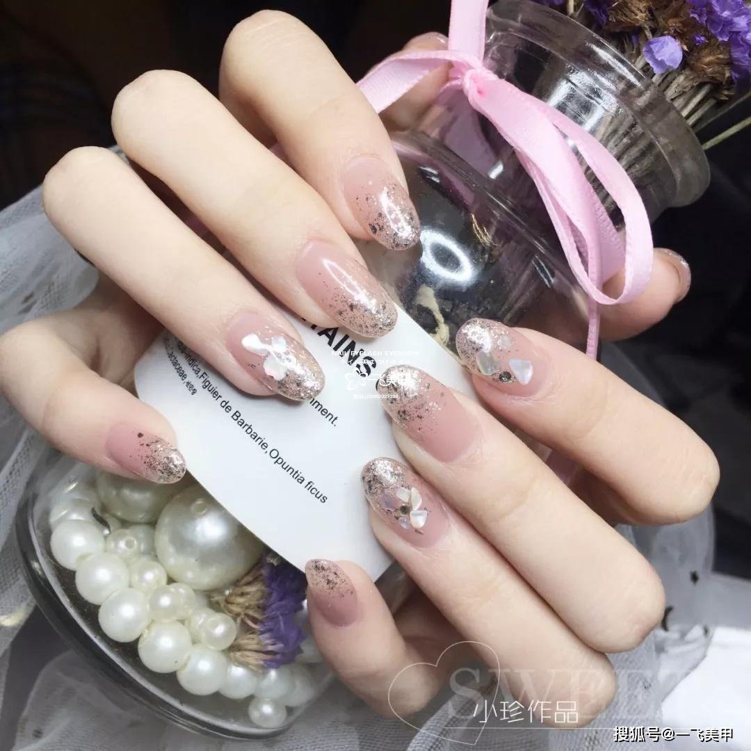 这些椭圆型美甲也太太太太显手长了吧