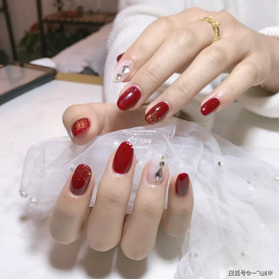 这些椭圆型美甲也太太太太显手长了吧