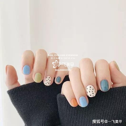 2020年的春季，短指甲做什么款好看？