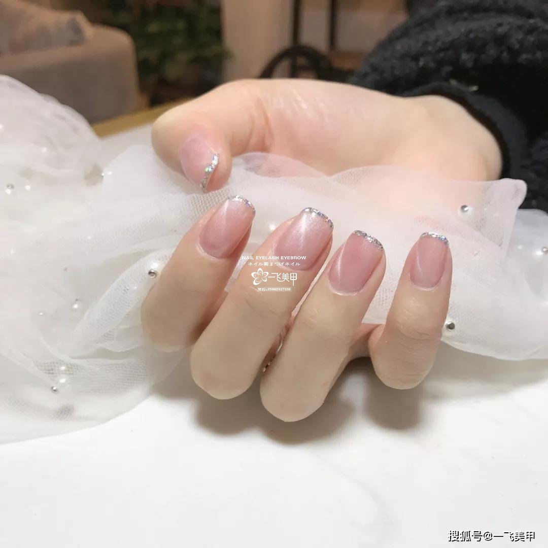 2020年的春季，短指甲做什么款好看？