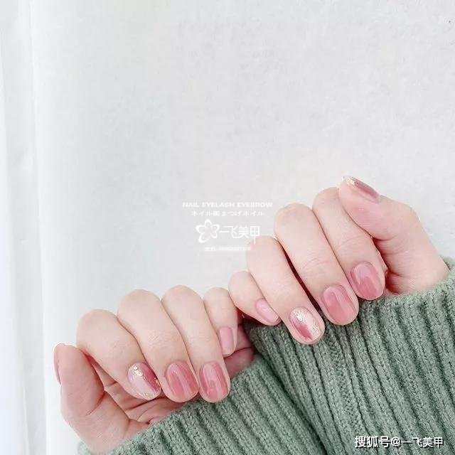 2020年的春季，短指甲做什么款好看？