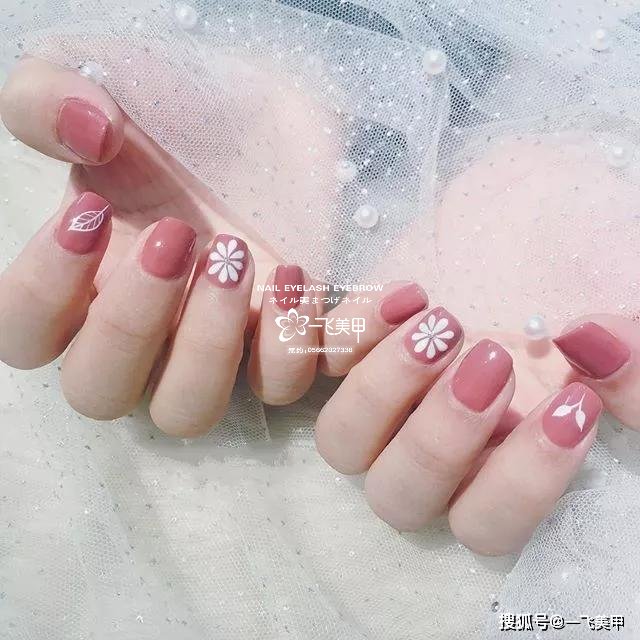 2020年的春季，短指甲做什么款好看？