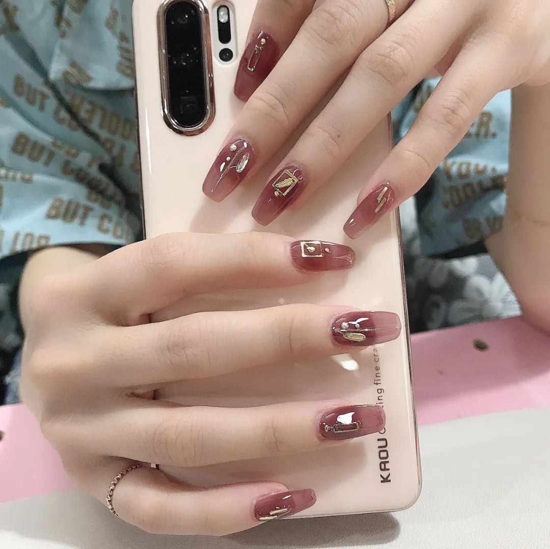 整理3月份收藏度最高的80款热门美甲款式