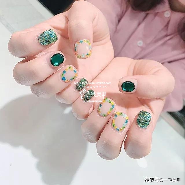 干花美甲要怎么搭才好看呢？