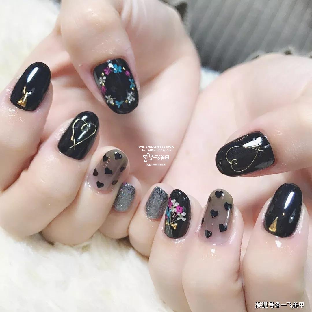 干花美甲要怎么搭才好看呢？