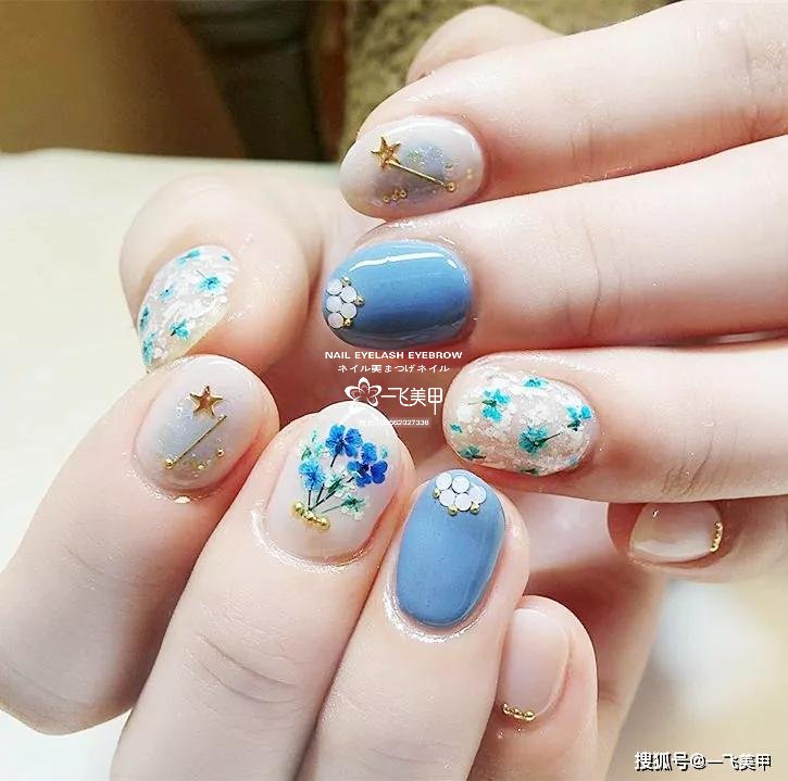 干花美甲要怎么搭才好看呢？