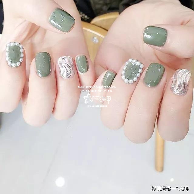 清新自然的大气绿色系美甲推荐