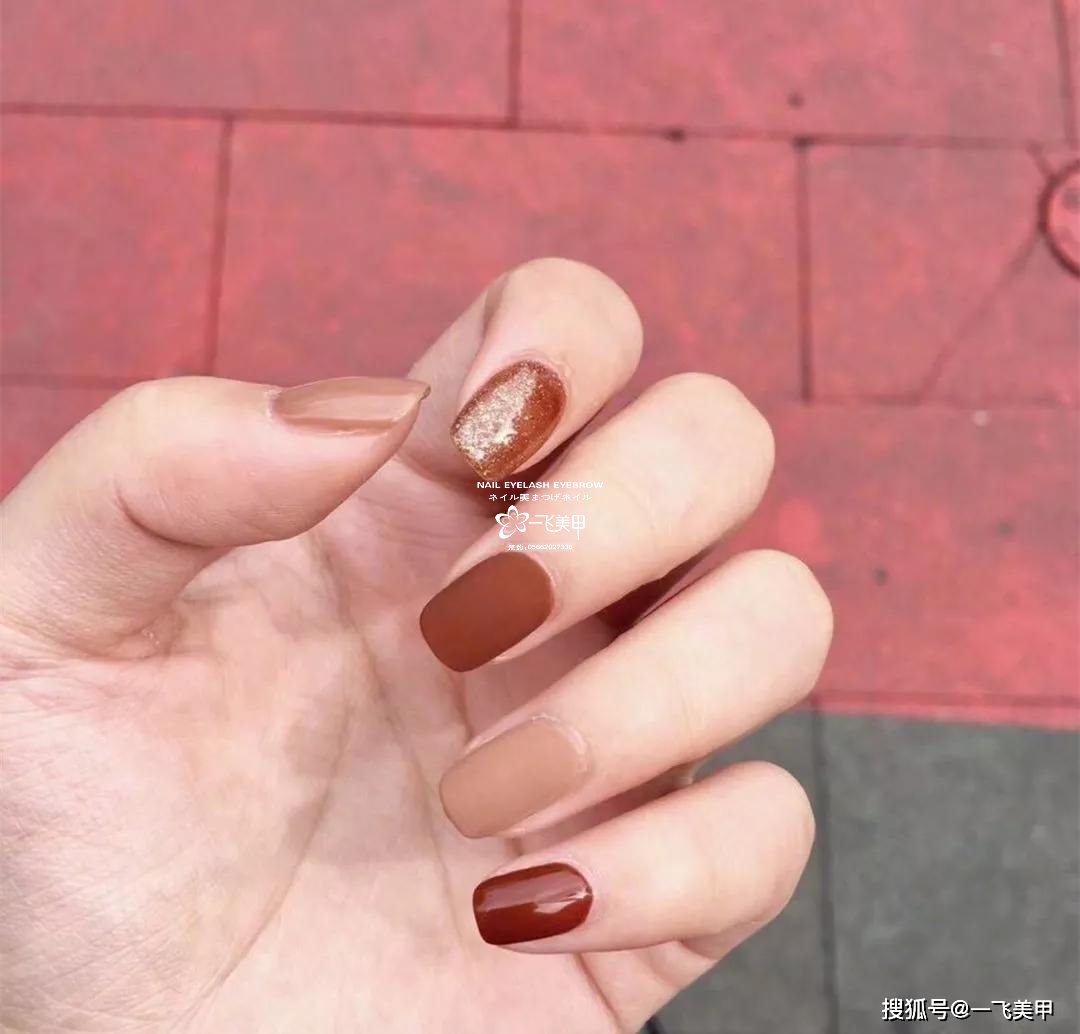 95%的人都会选择的红棕色美甲，太美了...