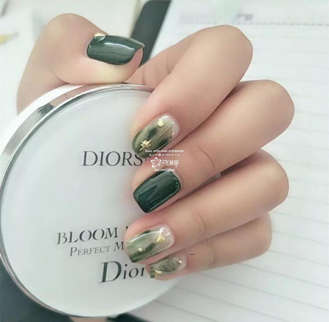 巨显白的绿色美甲，这款必火