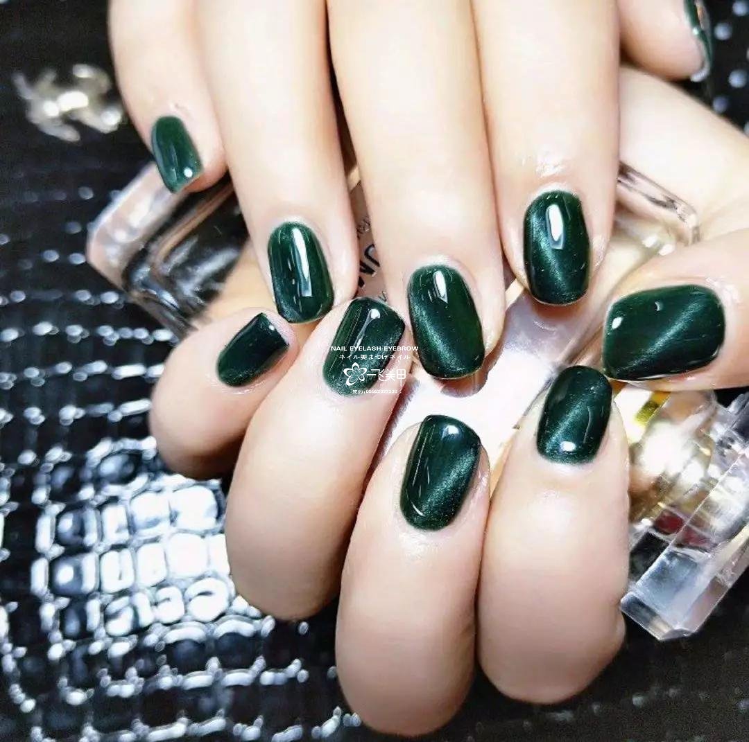 巨显白的绿色美甲，这款必火