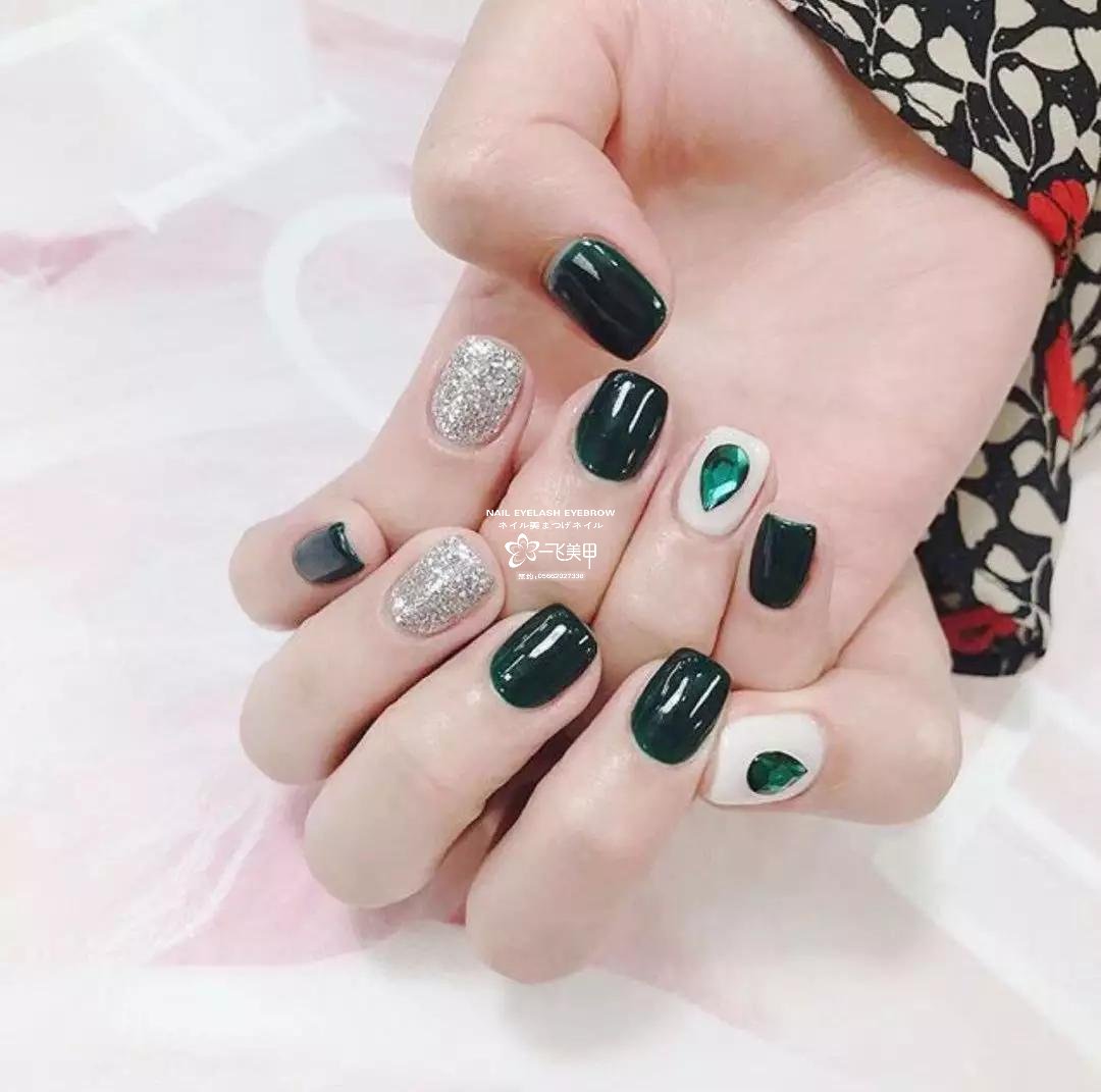 巨显白的绿色美甲，这款必火