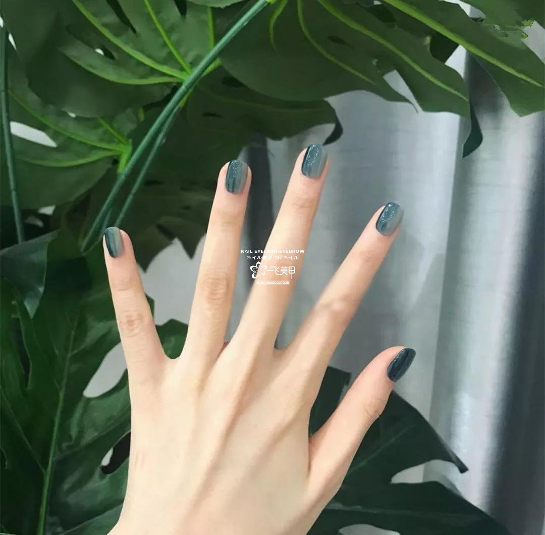 巨显白的绿色美甲，这款必火