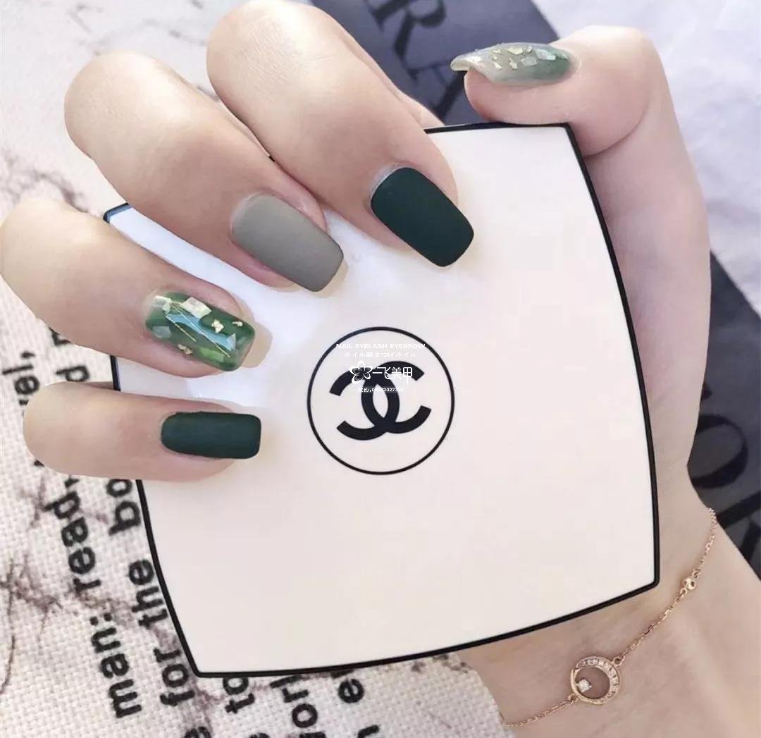 巨显白的绿色美甲，这款必火