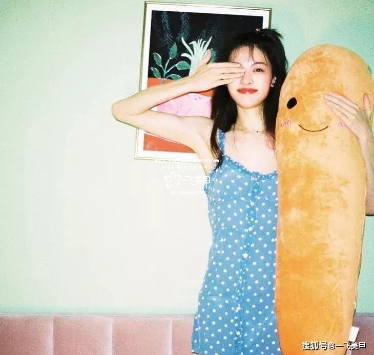惊呆了！女明星宅在家做这件事瘦到了90斤，你们信不信？