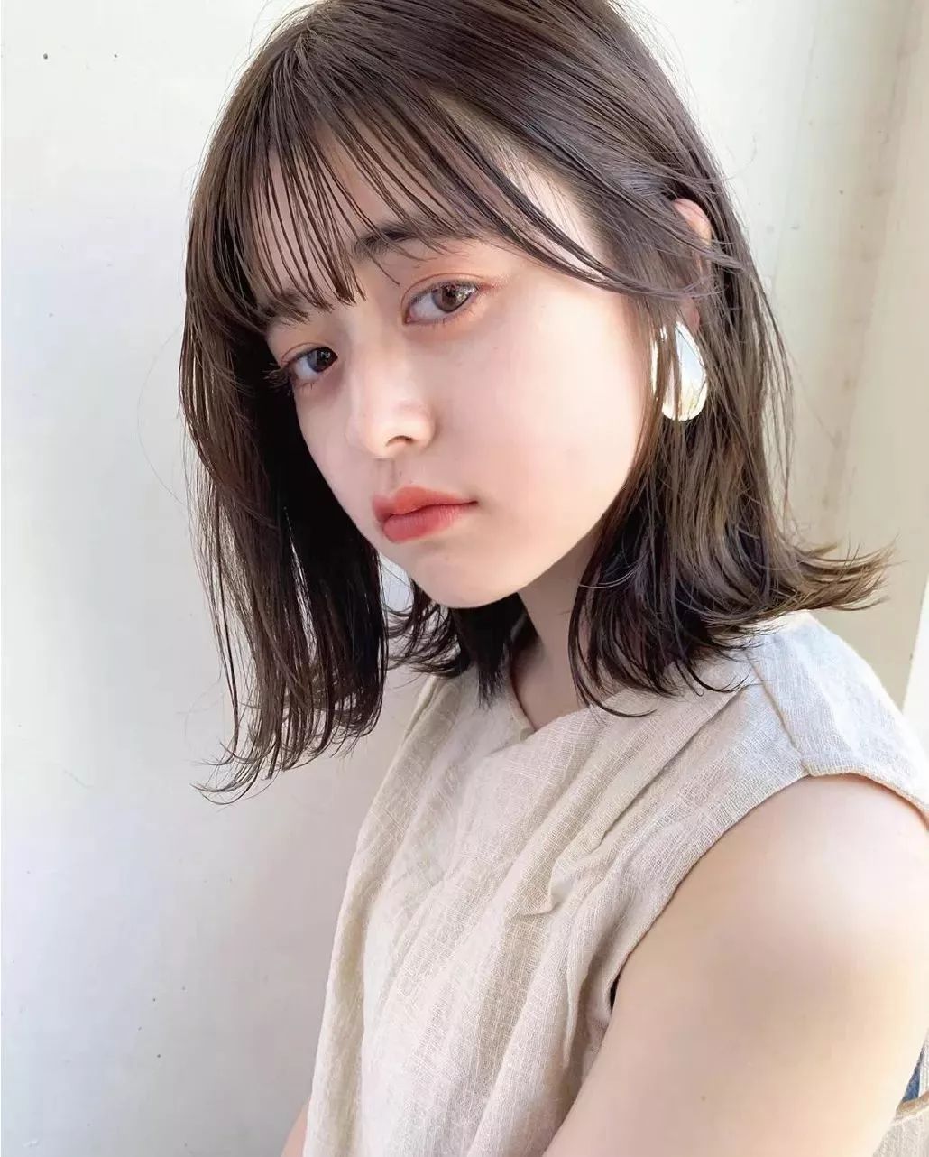 女生气质齐肩小外翻