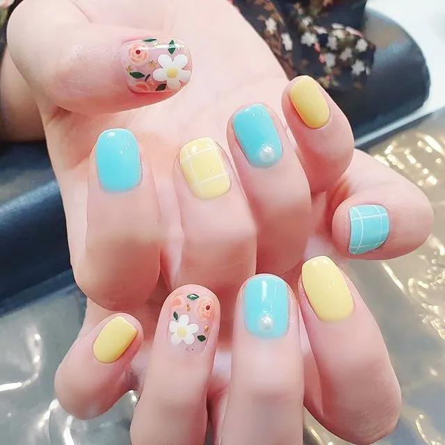 如何把春夏装进美甲里？糖果色系做到了